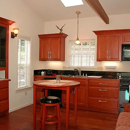 Golden Eagle Vacation Rentals-Eagles View Suite-Cottage #5
